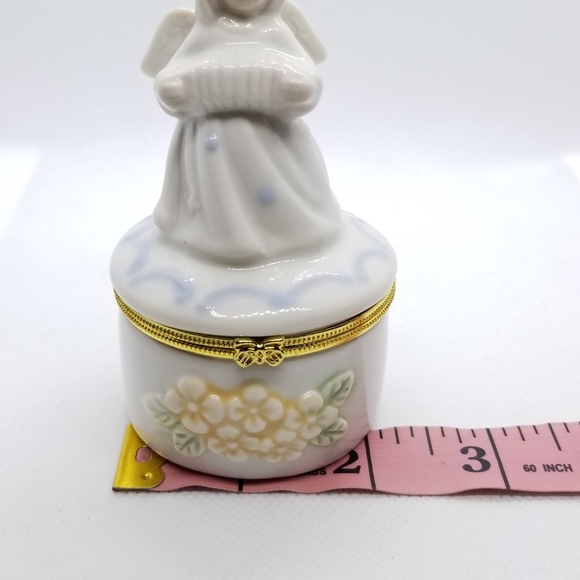 Vintage Angel Trinket Box - Picture 5 of 7